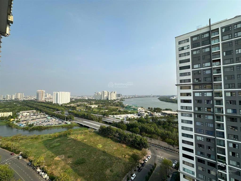 Mình có nhu cầu bán gấp căn 3pn  102m2  new city  căn góc  view nhìn về sông  8.990 tỷ bao hết