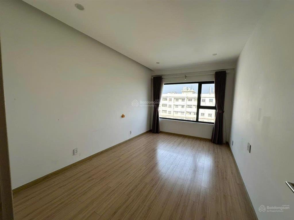 Mình có nhu cầu bán gấp căn 3pn  102m2  new city  căn góc  view nhìn về sông  8.990 tỷ bao hết