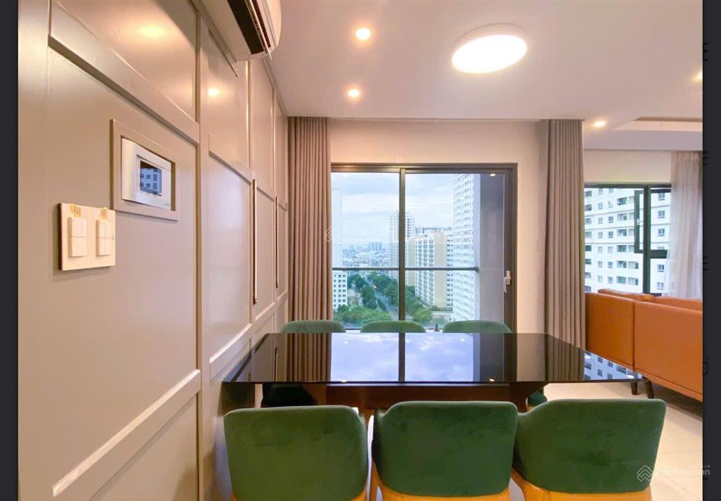 1 căn hiếm có, bán gấp, 117m2, 02 ban công, bếp đảo, giá chỉ 10,5 tỷ bao hết, sẽ trừ 5% sổ, ở ngay