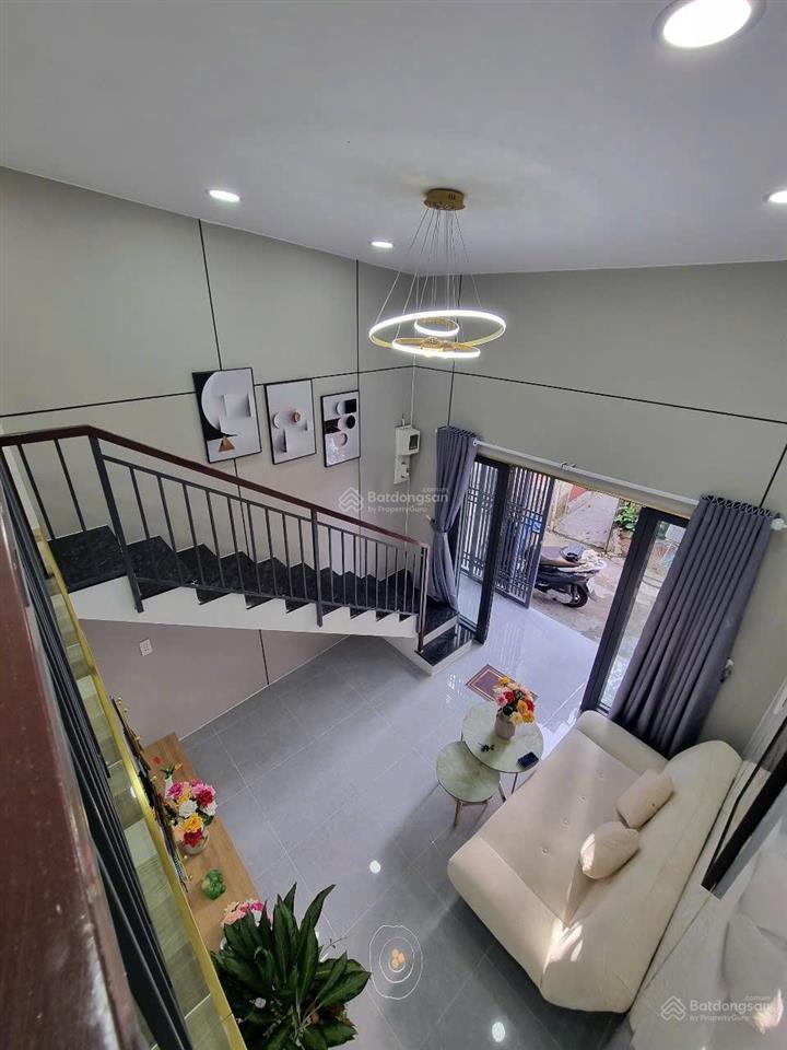 Nhà mới. đẹp dg 9 linh xuân cũ. 2pn.