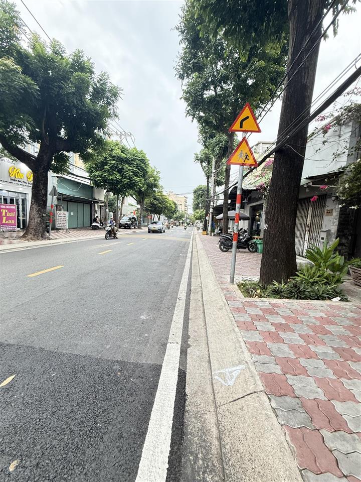 Nhà mt đường linh trung. 4 x24m. shr