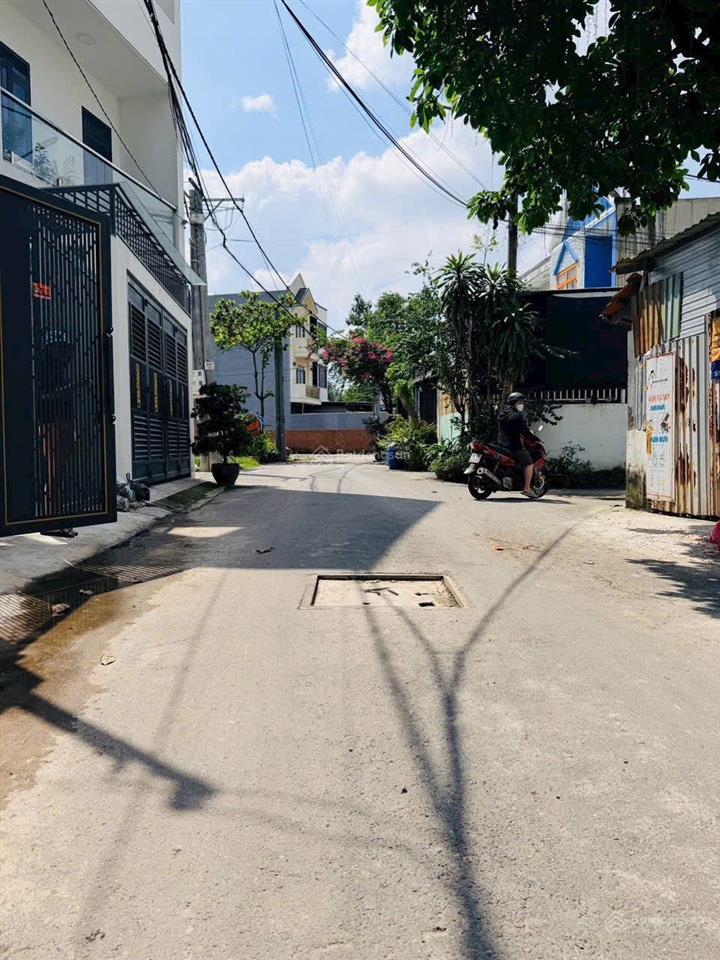 Bán nhà 1 trệt 2 lầu (hoàn công) phường biên hoà (bửu hoà cũ). dt 4,4x16=72m2. giá 4,5 tỷ