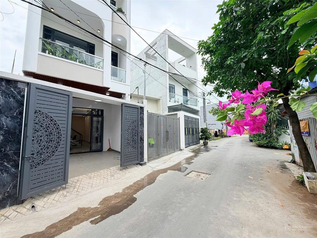 Bán nhà 1 trệt 2 lầu (hoàn công) phường biên hoà (bửu hoà cũ). dt 4,4x16=72m2. giá 4,5 tỷ