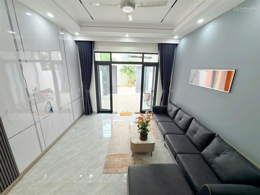 Bán nhà 1 trệt 2 lầu (hoàn công) phường biên hoà (bửu hoà cũ). dt 4,4x16=72m2. giá 4,5 tỷ