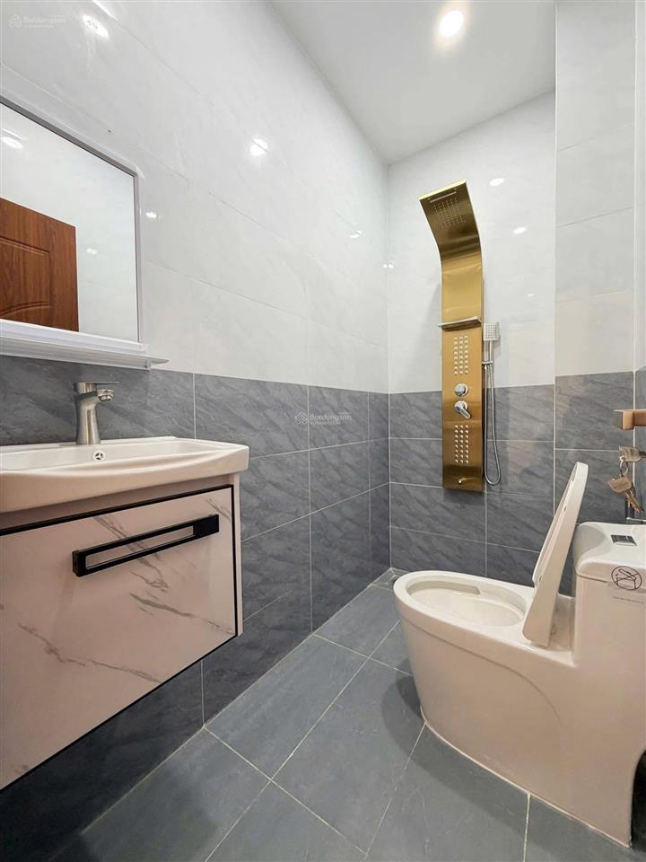 Bán nhà 1 trệt 2 lầu (hoàn công) phường biên hoà (bửu hoà cũ). dt 4,4x16=72m2. giá 4,5 tỷ