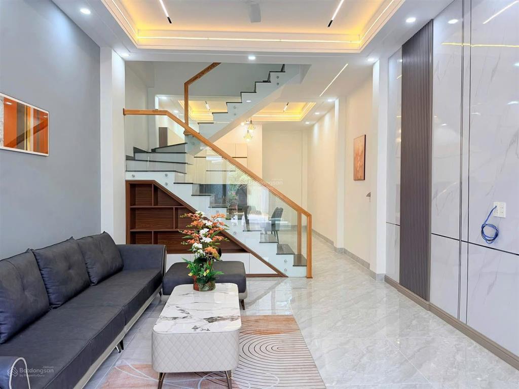 Bán nhà 1 trệt 2 lầu (hoàn công) phường biên hoà (bửu hoà cũ). dt 4,4x16=72m2. giá 4,5 tỷ