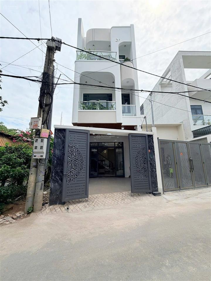 Bán nhà 1 trệt 2 lầu (hoàn công) phường biên hoà (bửu hoà cũ). dt 4,4x16=72m2. giá 4,5 tỷ