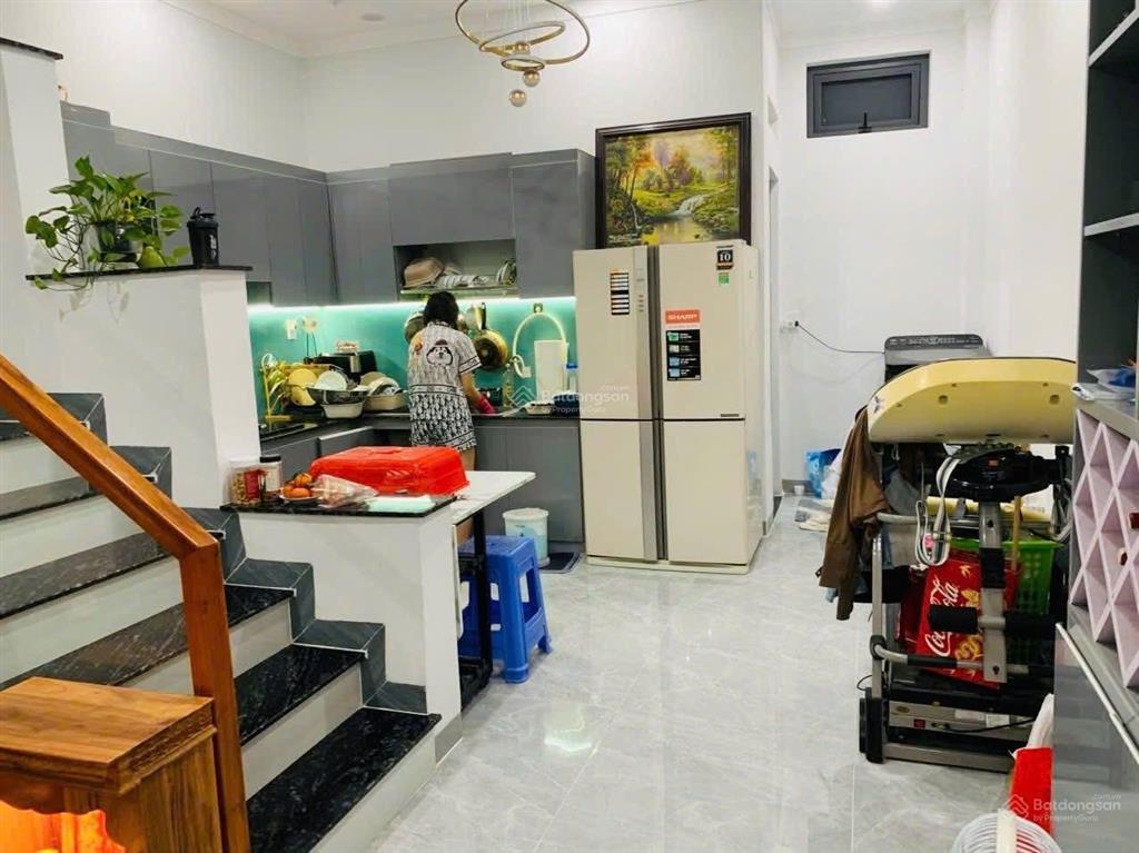 Bán căn nhà phố 1 trệt 2 lầu phường trấn biên (quang vinh cũ). dt 4,5x14=63m2. giá 4tỷ050