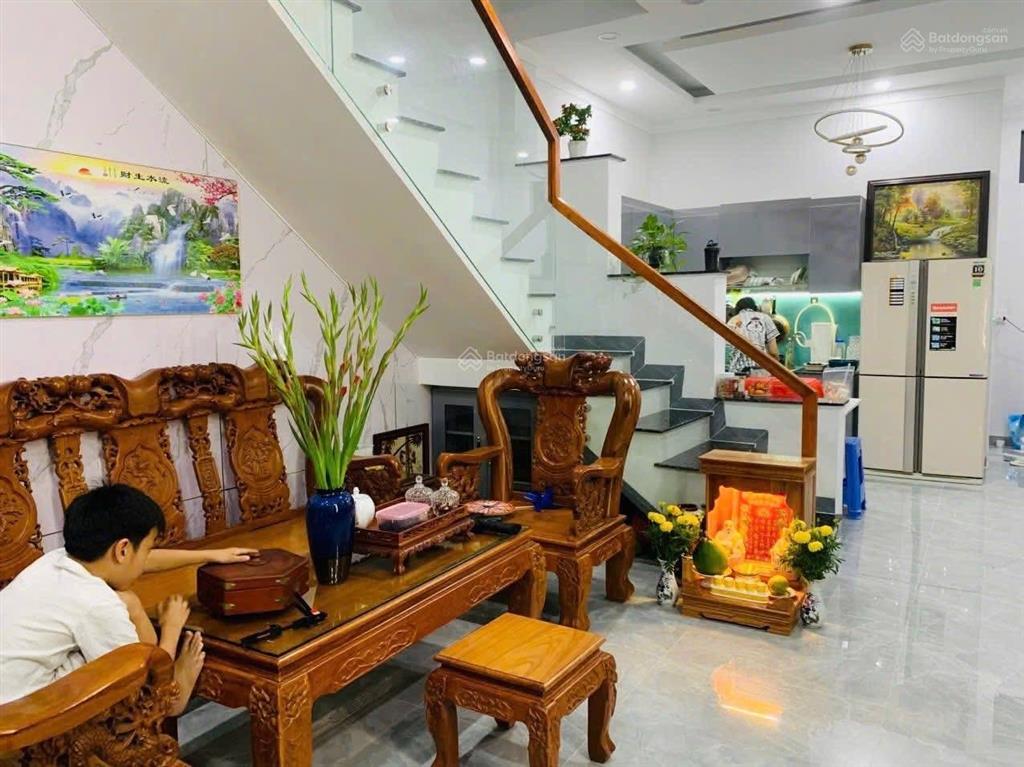 Bán căn nhà phố 1 trệt 2 lầu phường trấn biên (quang vinh cũ). dt 4,5x14=63m2. giá 4tỷ050