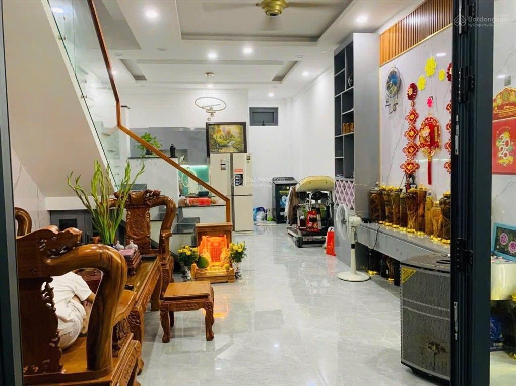 Bán căn nhà phố 1 trệt 2 lầu phường trấn biên (quang vinh cũ). dt 4,5x14=63m2. giá 4tỷ050