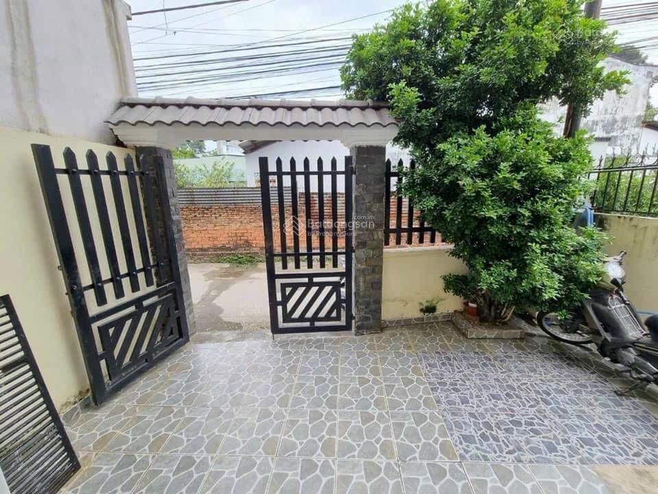 Bán nhà 1 trệt 1 lầu phường trấn biên (hiệp hoà cũ). dt 75m2. giá 3tỷ100 tl đường xe hơi thông