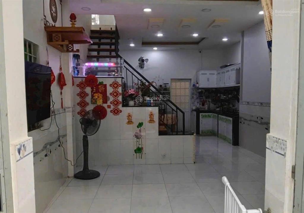 Bán nhà 1 trệt 1 lầu phường trấn biên (hiệp hoà cũ). dt 75m2. giá 3tỷ100 tl đường xe hơi thông