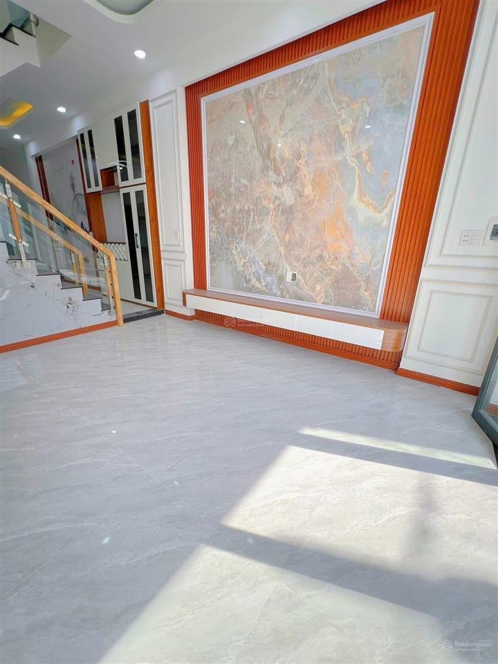 Chủ gửi bán nhà 1 trệt 1 lầu phường biên hoà. dt 4x21=82m2. giá3 tỷ 1 bớt lộc đường trước nhà 6m