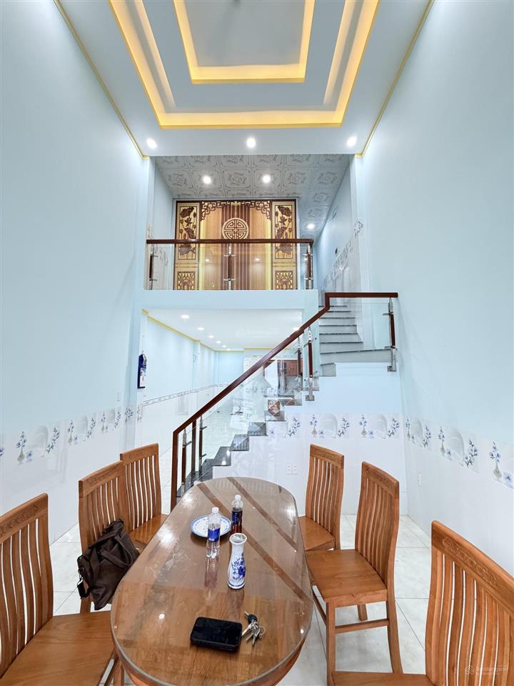 Chủ gửi bán nhà gác lửng phường biên hoà (hoá an cũ). dt 64m2. giá 2tỷ650 đường nhựa 2 xe hơi