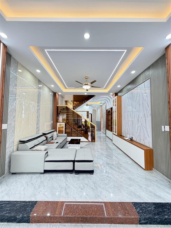 Bán căn nhà 1 trệt 1 lầu phường bửu hoà. dt 4,2x19,4=81,6m2. giá 3tỷ950
