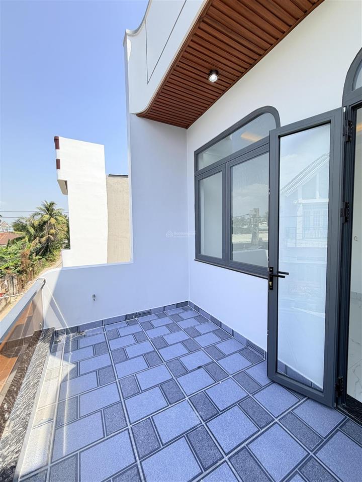 Bán căn nhà 1 trệt 1 lầu phường bửu hoà. dt 4,2x19,4=81,6m2. giá 3tỷ950