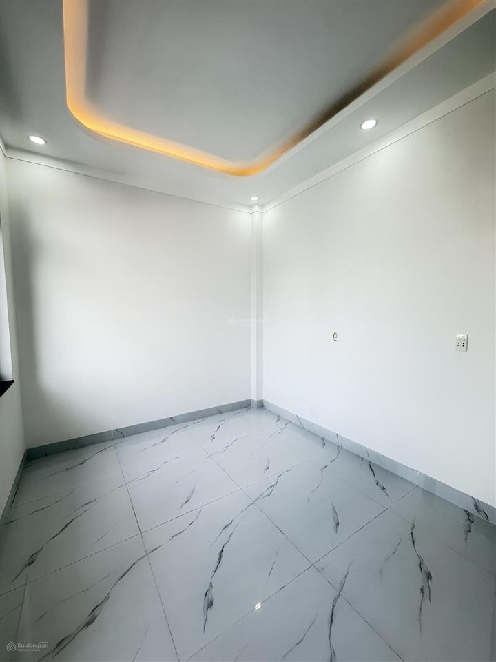 Bán căn nhà 1 trệt 1 lầu phường bửu hoà. dt 4,2x19,4=81,6m2. giá 3tỷ950