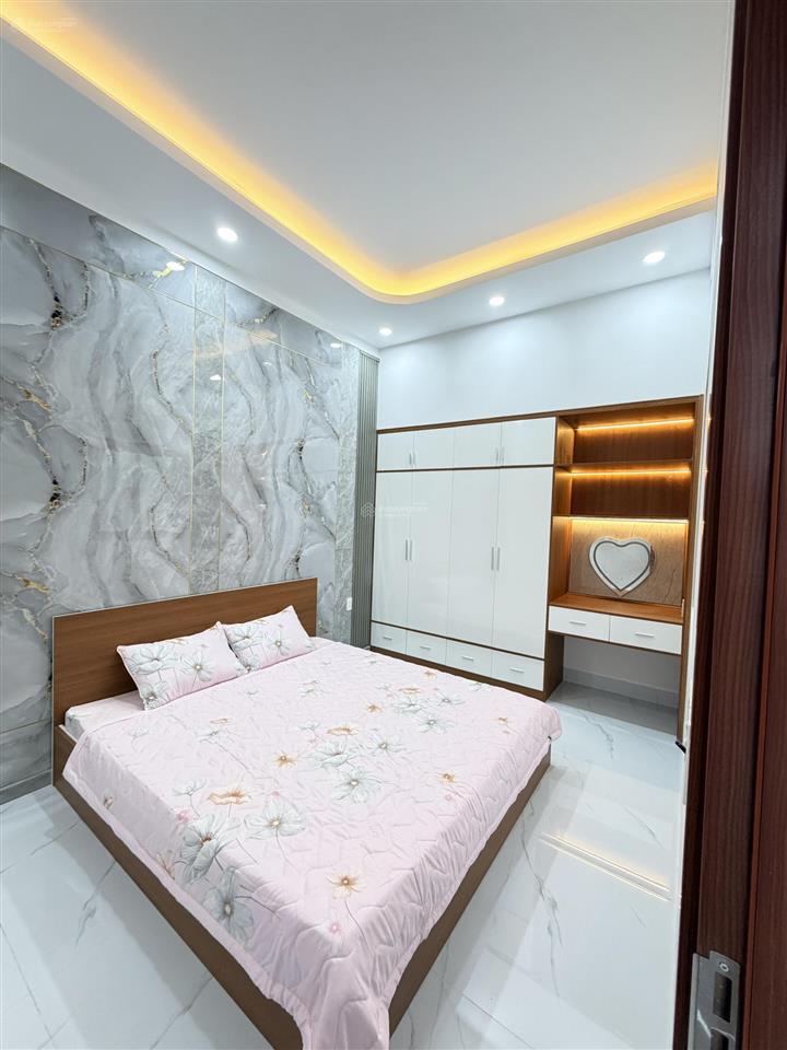 Bán căn nhà 1 trệt 1 lầu phường bửu hoà. dt 4,2x19,4=81,6m2. giá 3tỷ950