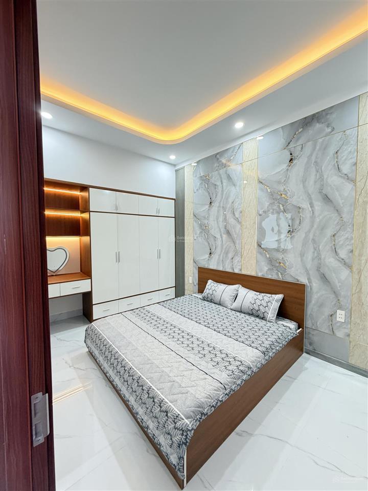 Bán căn nhà 1 trệt 1 lầu phường bửu hoà. dt 4,2x19,4=81,6m2. giá 3tỷ950