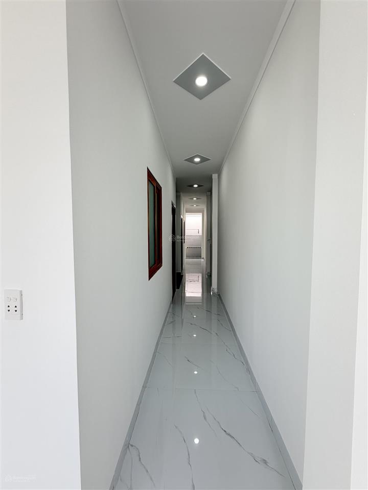 Bán căn nhà 1 trệt 1 lầu phường bửu hoà. dt 4,2x19,4=81,6m2. giá 3tỷ950