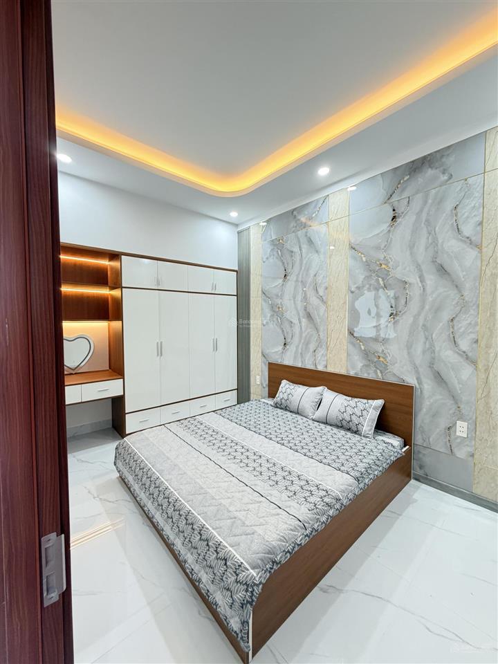 Bán căn nhà 1 trệt 1 lầu phường bửu hoà. dt 4,2x19,4=81,6m2. giá 3tỷ950