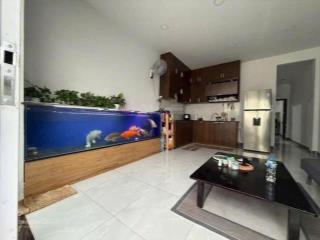 Giảm 300triệu nay còn 1tỷ8. ( giá củ 2tỷ1) bán nhà cấp 4 phường ( bửu hoà củ). dt 4x14,3=65m2.