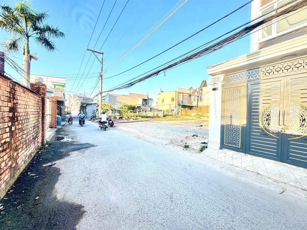 Bán đất (bửu hoà cũ), dt 5x19,8m=98,8m2, giá 2tỷ4