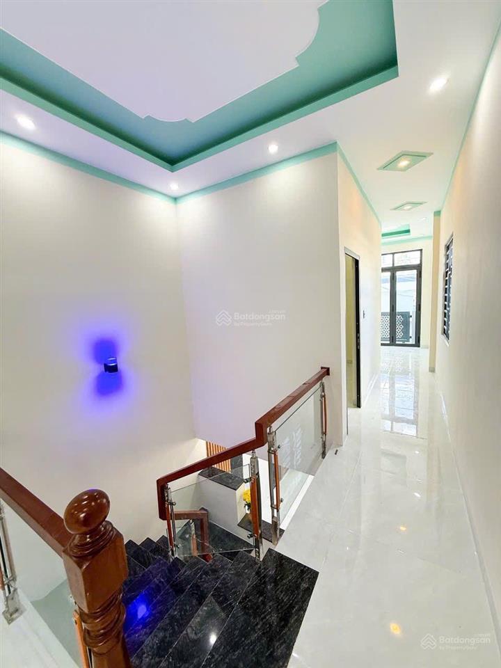 Chủ gửi bán nhà 1 trệt 1 lầu (tân phong cũ). dt 4x15=60m2. giá 3tỷ2 tl
