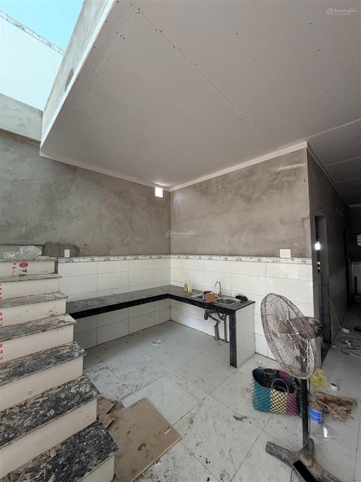 Chủ gửi bán nhà 1 trệt 1 lầu (tân vạn cũ). dt 72m2. giá 2tỷ 5