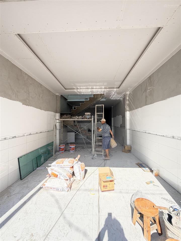 Chủ gửi bán nhà 1 trệt 1 lầu (tân vạn cũ). dt 72m2. giá 2tỷ 5