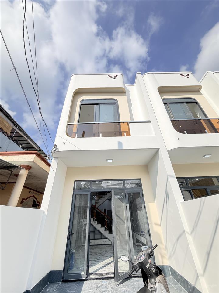 Bán nhà 1 trệt 1 góc 2 mặt tiền lầu hoàn công (hoá an cũ). dt 4x17,5m = 70m2, giá 3tỷ590