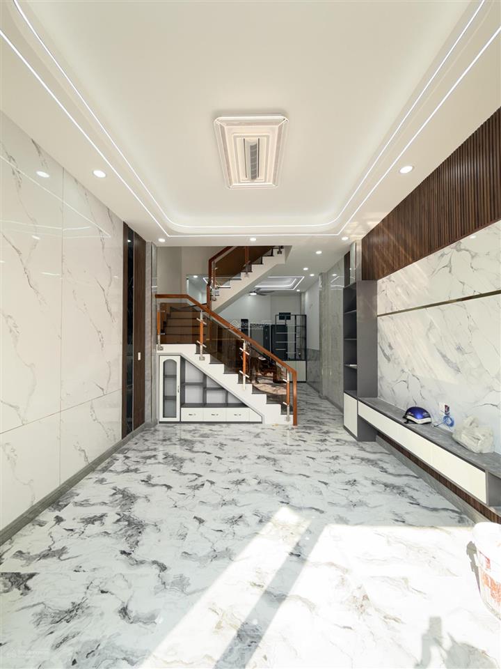Bán nhà 1 trệt 1 góc 2 mặt tiền lầu hoàn công (hoá an cũ). dt 4x17,5m = 70m2, giá 3tỷ590