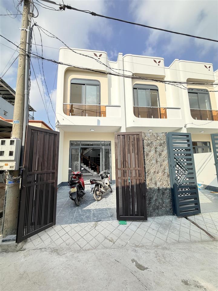 Bán nhà 1 trệt 1 góc 2 mặt tiền lầu hoàn công (hoá an cũ). dt 4x17,5m = 70m2, giá 3tỷ590