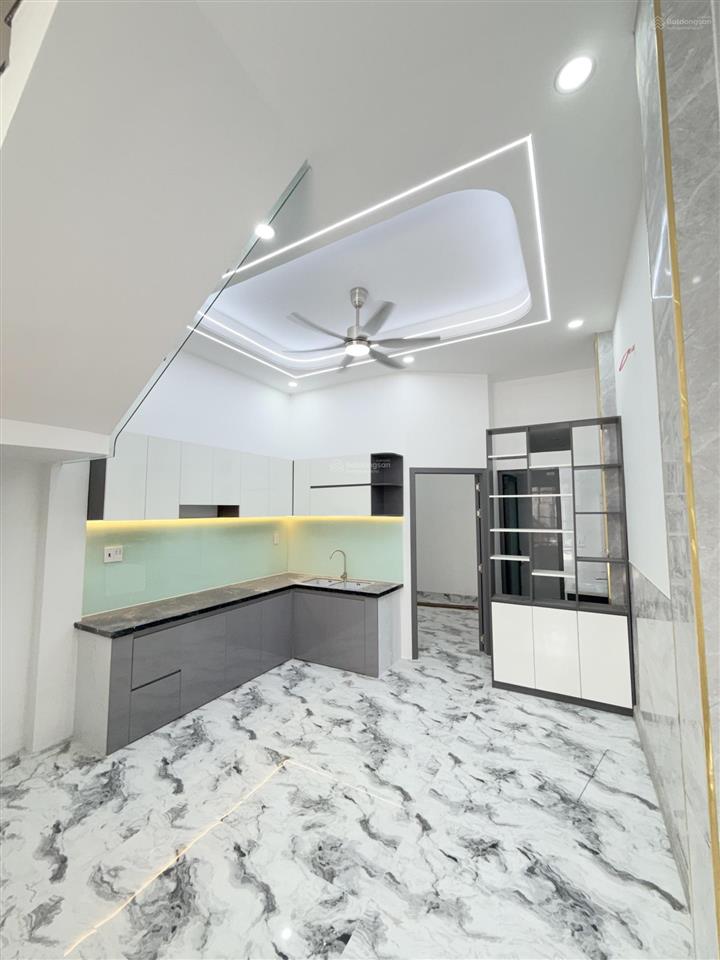 Bán nhà 1 trệt 1 góc 2 mặt tiền lầu hoàn công (hoá an cũ). dt 4x17,5m = 70m2, giá 3tỷ590