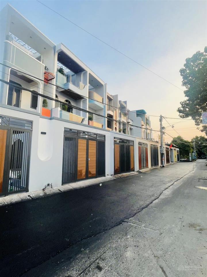 Bán nhà sổ hoàn công phường tân hạnh củ. dt 100m2. giá 3tỷ9 bớt lộc