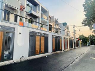 Bán nhà sổ hoàn công phường tân hạnh củ. dt 100m2. giá 3tỷ9 bớt lộc