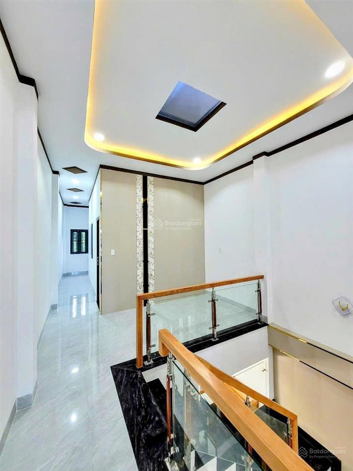Bán nhà sổ hoàn công phường tân hạnh củ. dt 100m2. giá 3tỷ9 bớt lộc