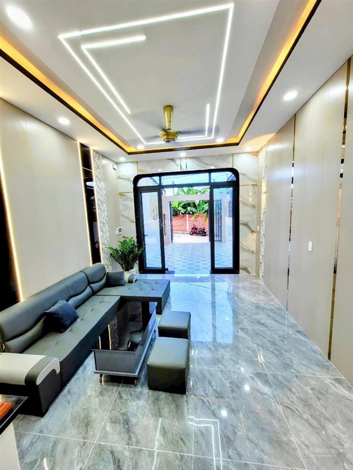 Bán nhà sổ hoàn công phường tân hạnh củ. dt 100m2. giá 3tỷ9 bớt lộc