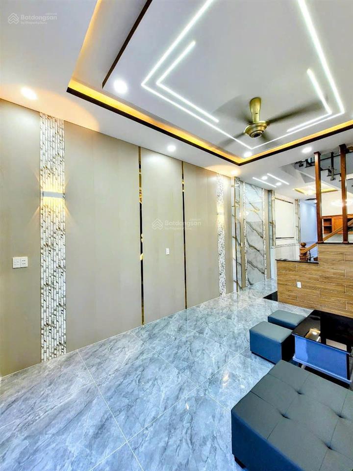 Bán nhà sổ hoàn công phường tân hạnh củ. dt 100m2. giá 3tỷ9 bớt lộc