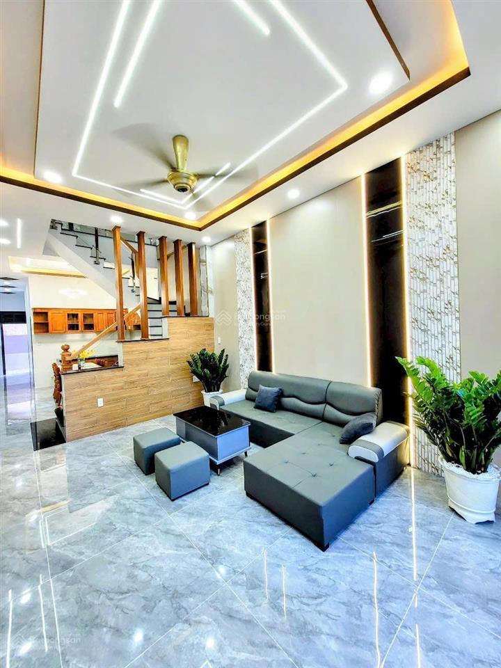 Bán nhà sổ hoàn công phường tân hạnh củ. dt 100m2. giá 3tỷ9 bớt lộc