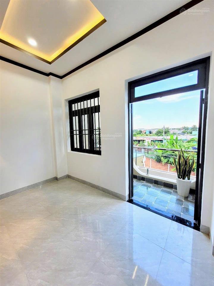 Bán nhà sổ hoàn công phường tân hạnh củ. dt 100m2. giá 3tỷ9 bớt lộc