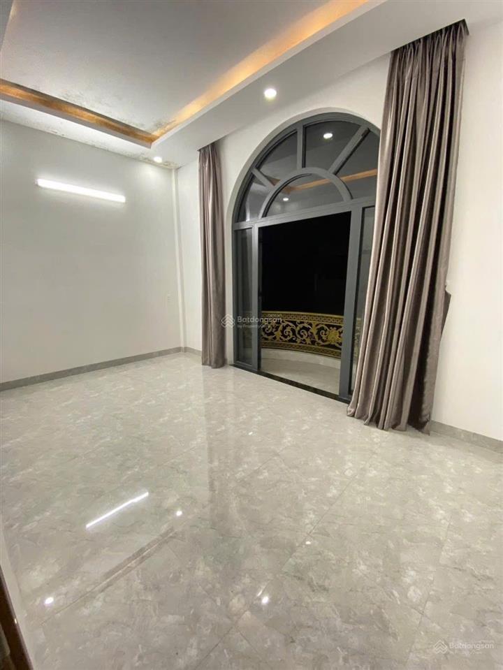 Bán nhà 1 trệt 2 lầu (hoá an cũ). dt 5,5x16,3=90m2. dtsd 270m2. giá 4tỷ6 tl