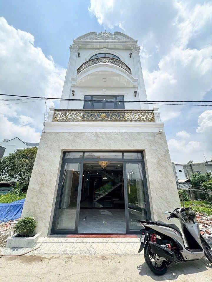 Bán nhà 1 trệt 2 lầu (hoá an cũ). dt 5,5x16,3=90m2. dtsd 270m2. giá 4tỷ6 tl