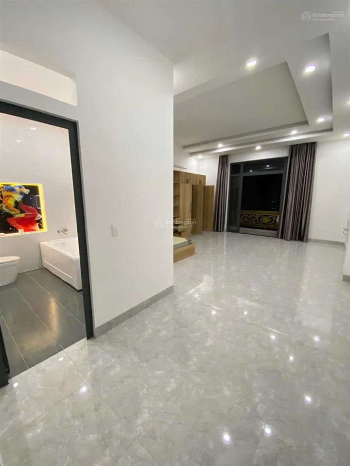 Bán nhà 1 trệt 2 lầu (hoá an cũ). dt 5,5x16,3=90m2. dtsd 270m2. giá 4tỷ6 tl