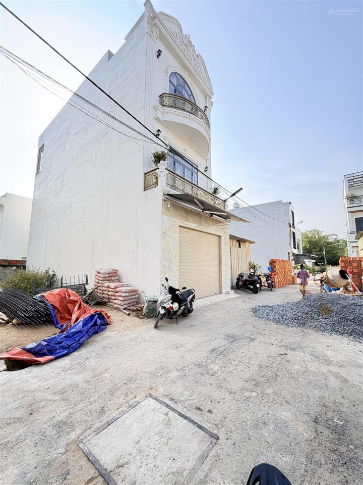 Bán nhà 1 trệt 2 lầu (hoá an cũ). dt 5,5x16,3=90m2. dtsd 270m2. giá 4tỷ6 tl