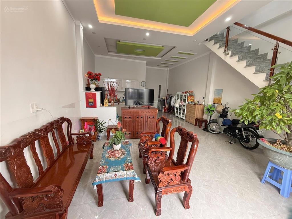Chủ gửi bán nhà 1 trệt 1 lầu ( tân vạn củ). dt 65m2. dtsd 130m2. giá 2tỷ 450 đường xe hơi.