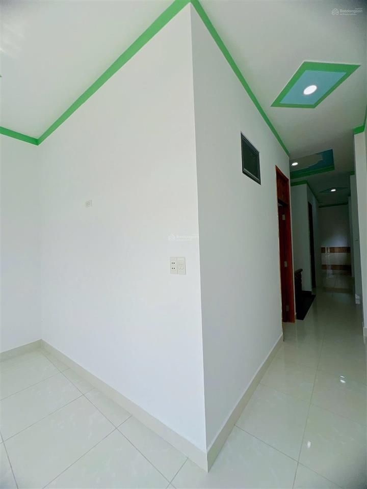 Chủ gửi bán 1 trệt 1 lầu hoàn công( tân hạnh củ). dt 4x15,3=70m2. nở hậu 4,5m. giá 3tỷ3