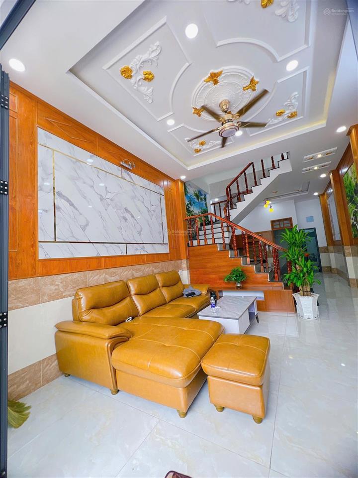 Chủ gửi bán 1 trệt 1 lầu hoàn công( tân hạnh củ). dt 4x15,3=70m2. nở hậu 4,5m. giá 3tỷ3
