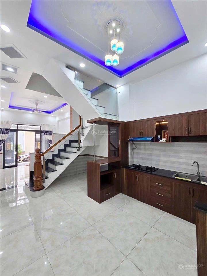 Bán nhà 1 trệt 2 lầu phường trấn biên( bửu long củ). dt 49,5m2. giá 3tỷ950