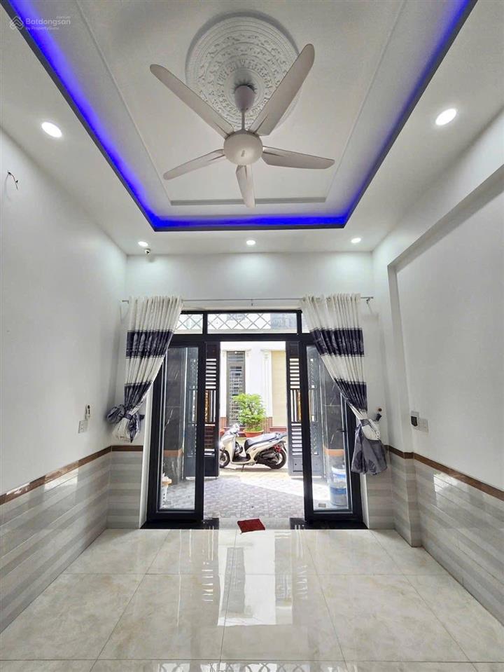 Bán nhà 1 trệt 2 lầu phường trấn biên( bửu long củ). dt 49,5m2. giá 3tỷ950